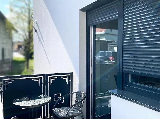 Perfect Place For Two * קראנז'